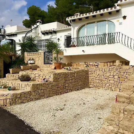 Charming 3 Bedroom Located In Moraira. * Teulada